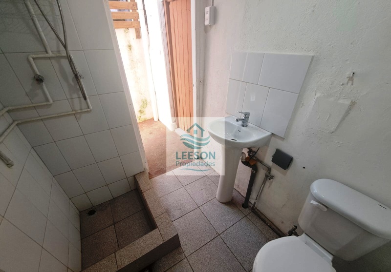 CERRO CARCEL-ARRIENDO CASA 1D/1B CON PATIO