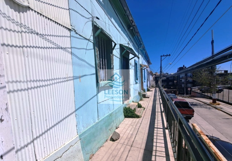 CERRO CARCEL-ARRIENDO CASA 1D/1B CON PATIO