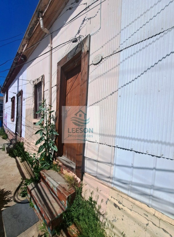 CERRO CARCEL-ARRIENDO CASA 1D/1B CON PATIO